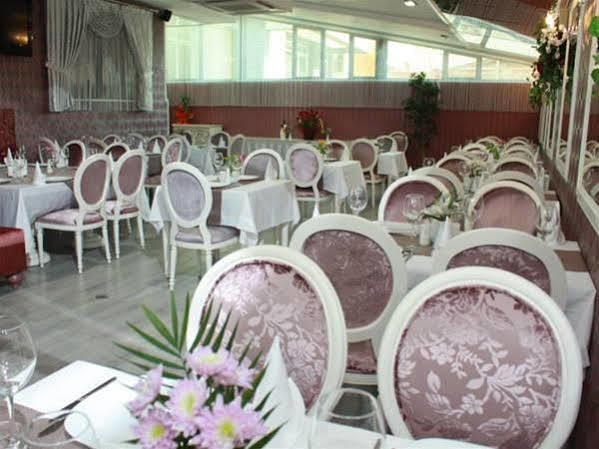 Boutique Hotel Behi Kŭrdzhali Esterno foto